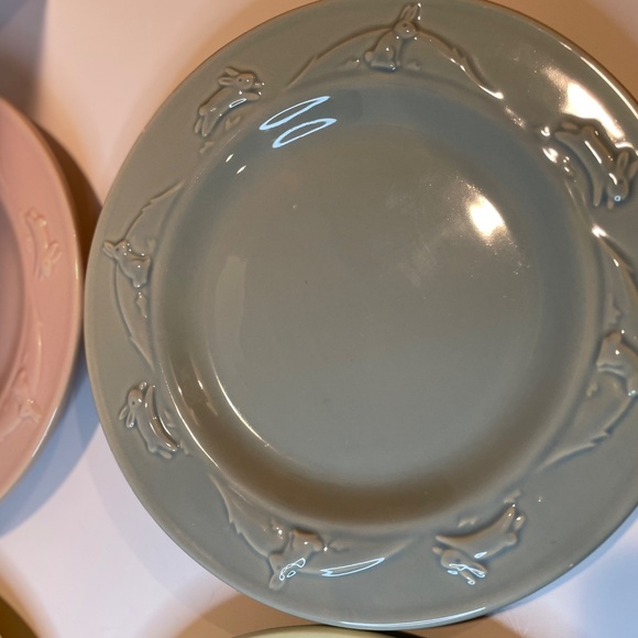 Hallmark 4 pastel Easter dessert salad plates - Picture 6 of 6